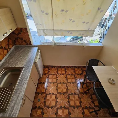 Guest house Huqi Durres